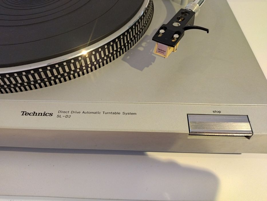 Sistema Hi-Fi Technics Vintage: Gira-Discos e Deck de Casset
