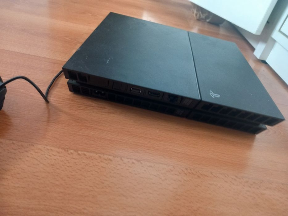 Sony PlayStation 4