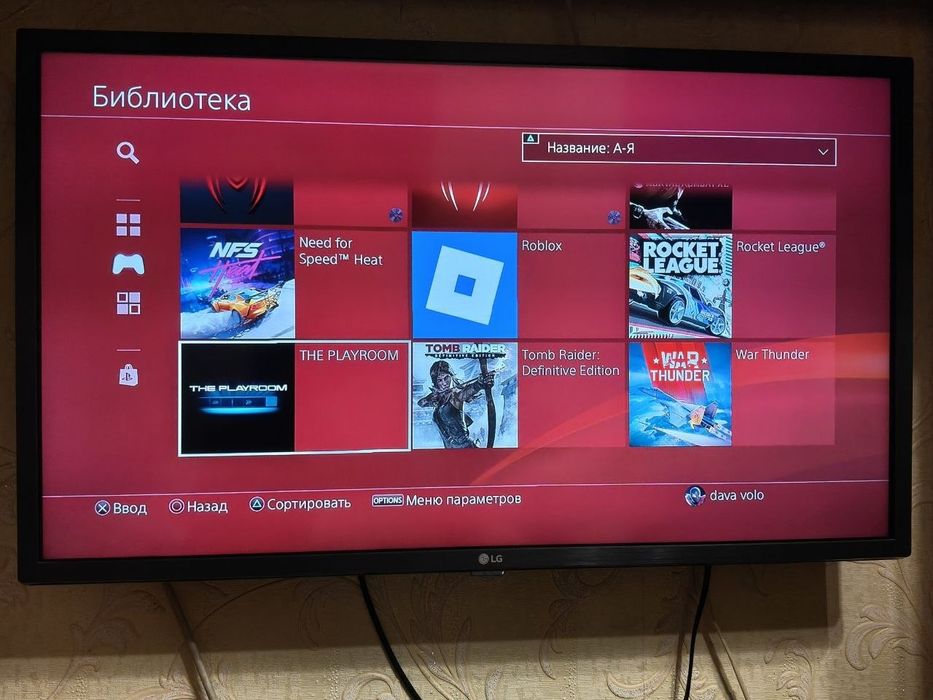 PlayStation 4 Slim 1TB, идеальное состояние(не вскрывался))