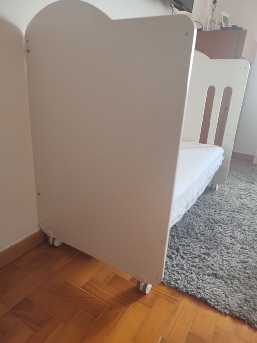 Cama bebe com colchão e edredão