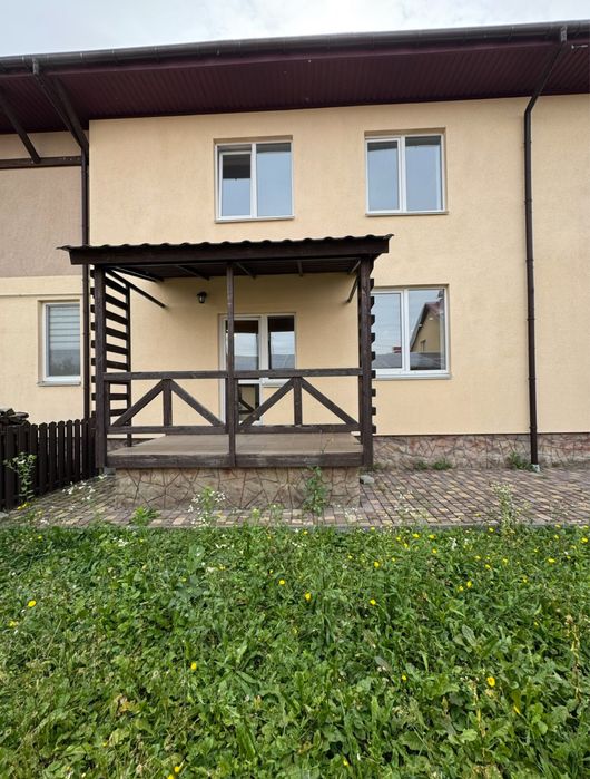 Прочаж чудового таунхауса в Агрономічному