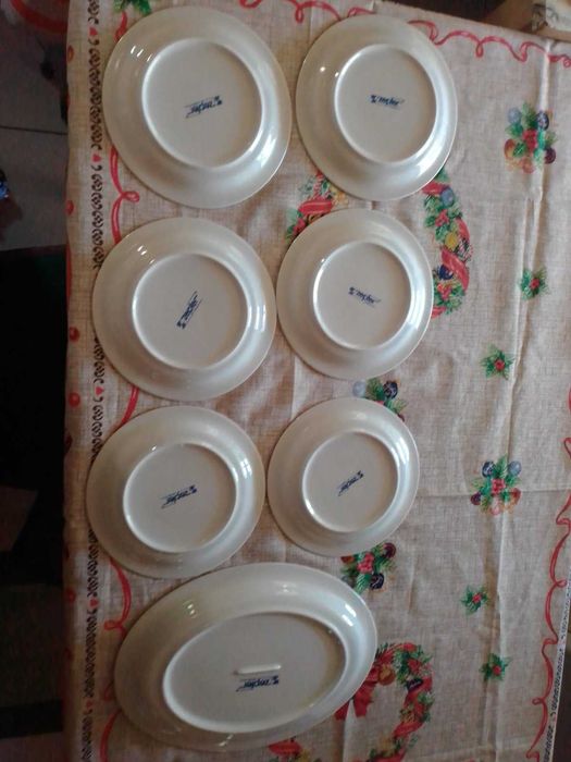 Тарелки разные современные