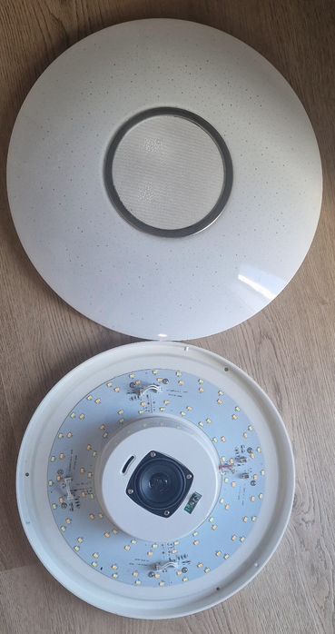 Candeeiro teto Mantra Led c/coluna som diferentes tom luz c/ comando