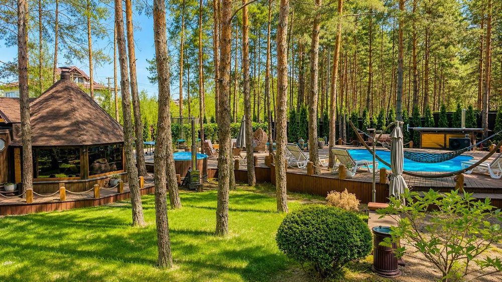 Басейн с підігрівом. Чан баня лес сапы каяки река. Подобова оренда. Есть все.