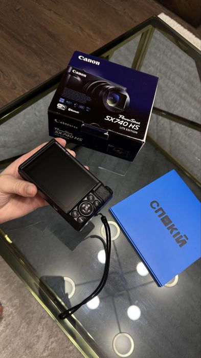 Canon PowerShot SX740