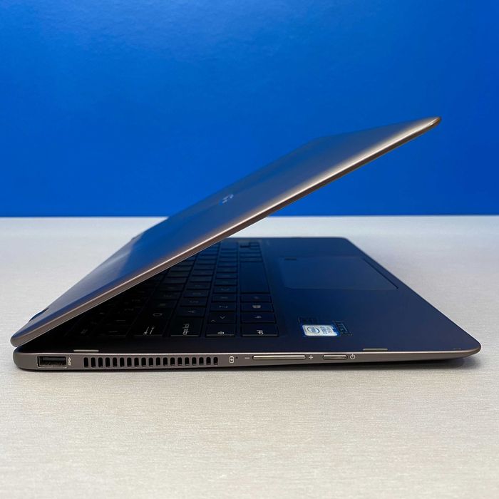 ASUS ZenBook Flip UX360UAK | 13.3" QHD+ | i7-7500U | 8GB | 512GB SSD