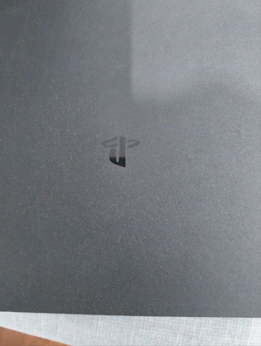Ps4 Slim 1Tb com comando e cabos originais