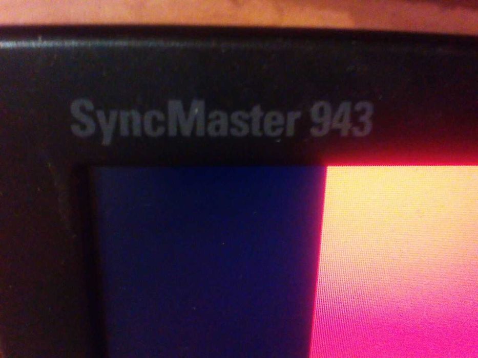 Монитор Samsung SyncMaster 943SN 19"