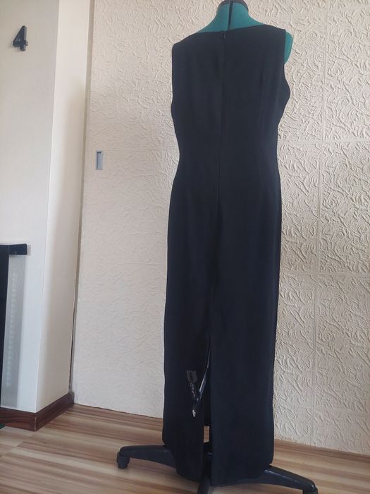 Sukienka długa czarna elegancka imprezowa wieczorowa z rozcięciem z ty