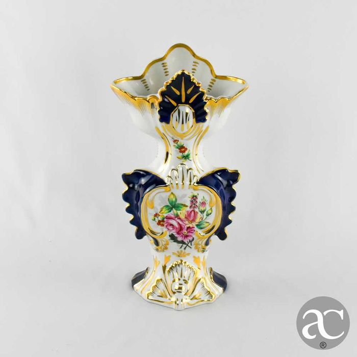 Jarra de Altar, Porcelana Artibus, 32 cm de altura, pintada à mão