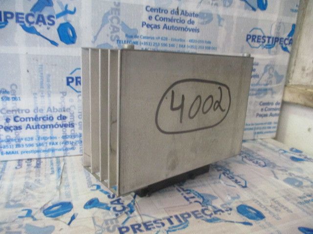 Amplificador de colunas BMW 5 (E60)
