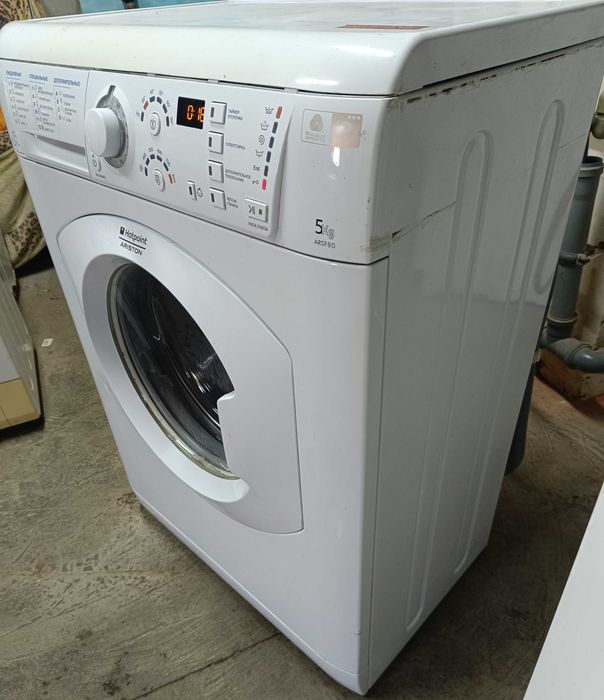 Продам стиралку  "Ariston"