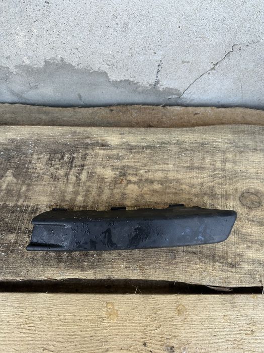 Накладка на передній бампер. Пасат Б6