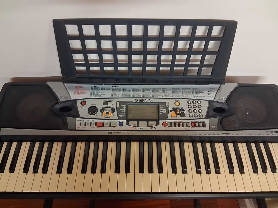 Órgão Yamaha PSR-280