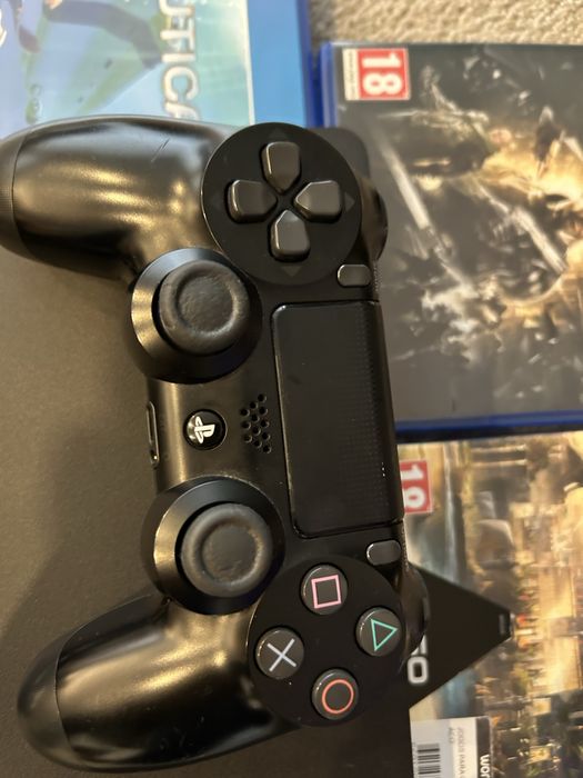 Playstation 4 slim 500gb + 2 comandos +5 jogos