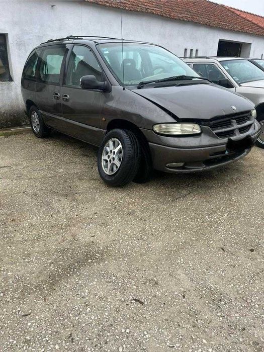 PARA PEÇAS Chrysler Voyager 2.5 a Gasóleo de 1999