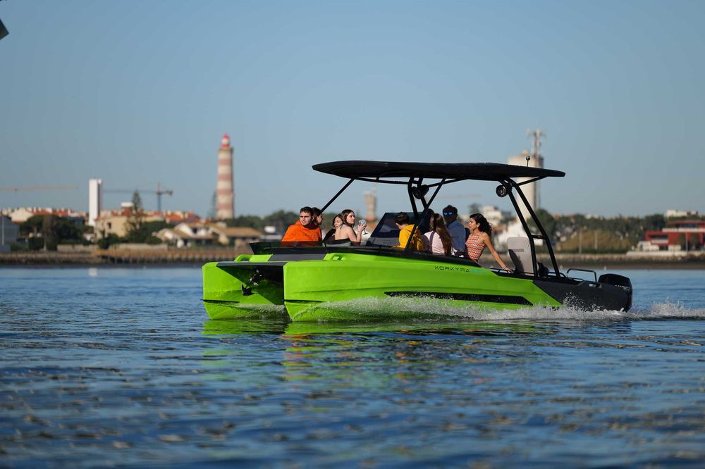 Catamaran KORKYRA 650 NOVO em HDPE