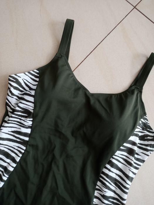 Kostium kąpielowy jednoczęściowy khaki wyszczuplający 38 M Bonprix
