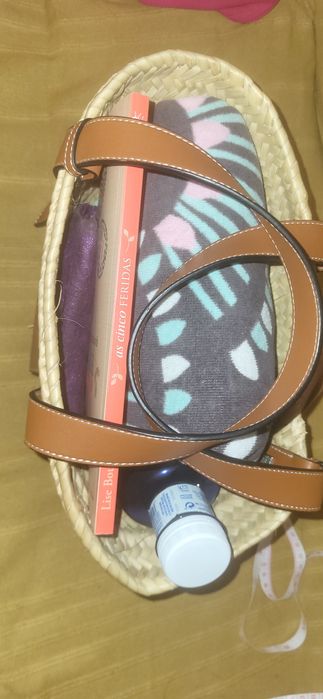 Carteira/cesta loewe folha de palmeira e pele bezerro artesanal