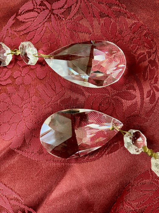 Хрустальные подвески и металические элементы чешской  люстры БОГЕМИЯ