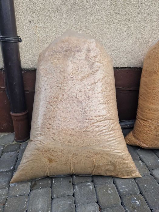 Trociny heblowiny dla zwierząt.