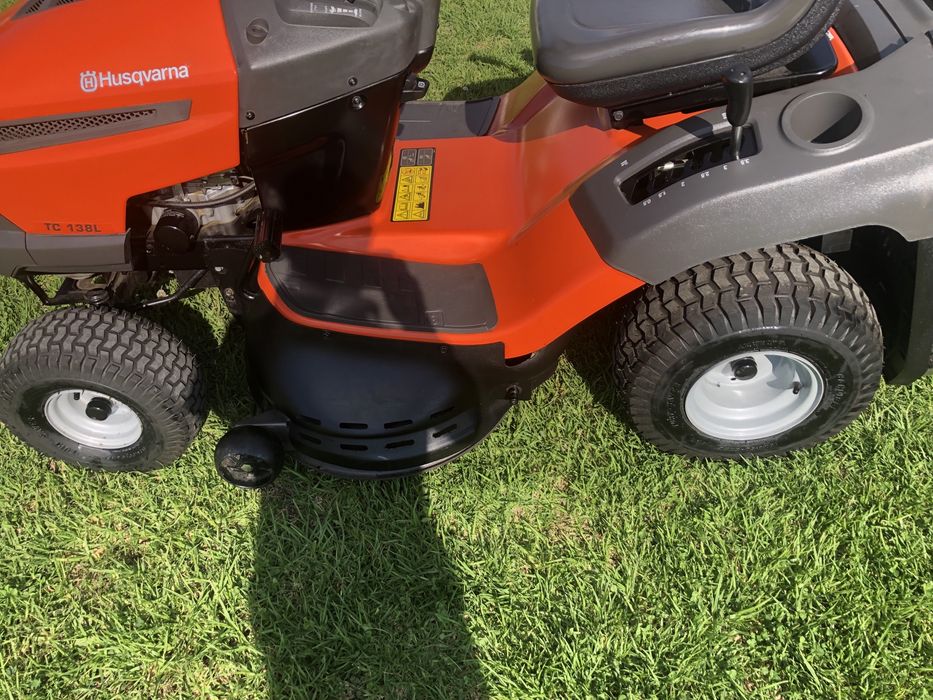 Trator corta relva Husqvarna TC138L