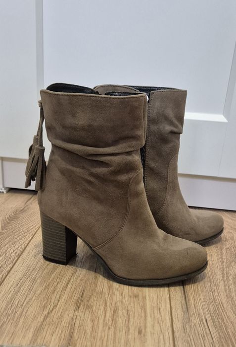 Zamszowe botki Lasocki 35