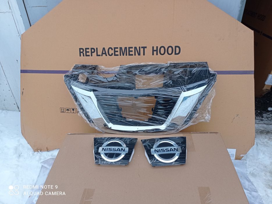 Nissan Rogue Ниссан рог решотка эмблема