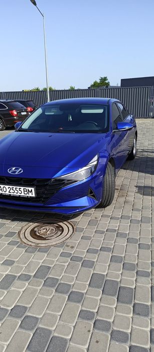 Автомобіль 2021 року