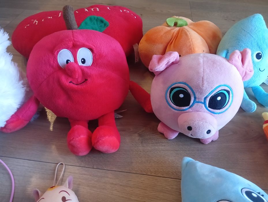 Zabawki, książki, gry edukacyjne, pluszaki