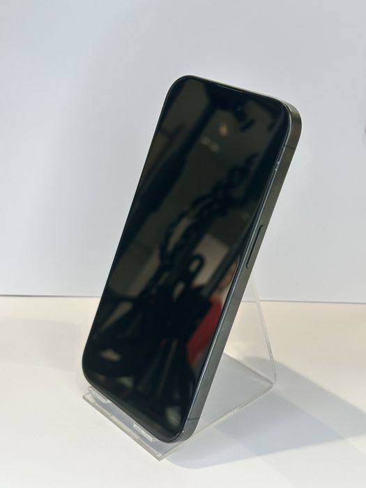 iPhone 15 Pro 128 GB — Black Titanium