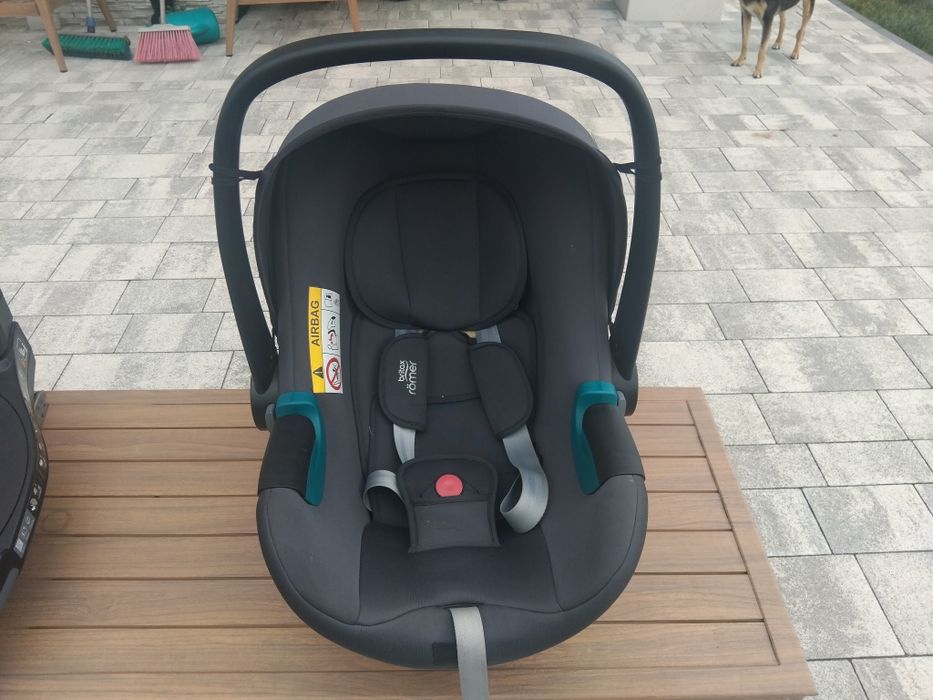Fotelik z bazą stan bardzo dobry ! Britax romer safe 3