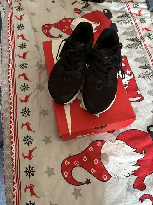 Кросівки nike жіночі 39 р