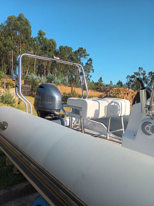 Semi-rigido 570 e yamaha 80cv 4t