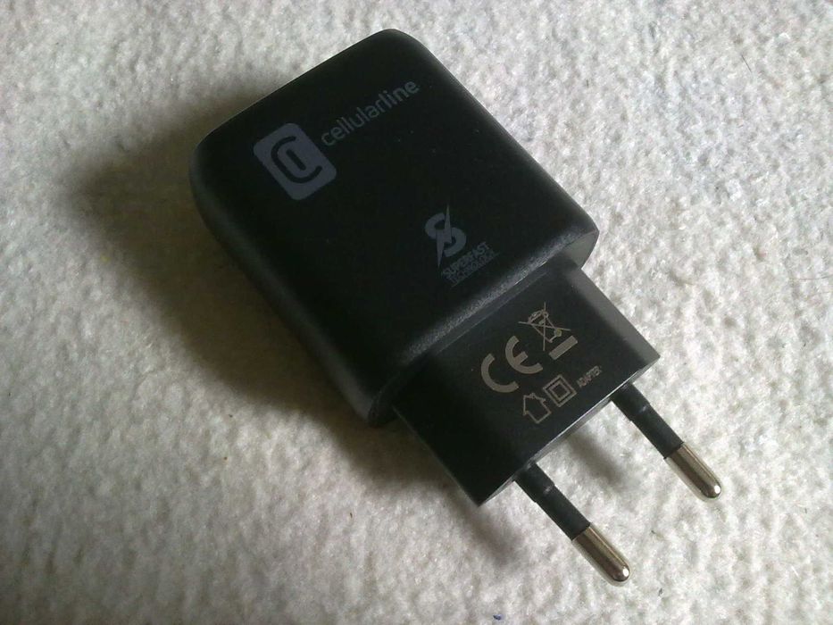 Carregador CELLULAR LINE Super Fast Charge USB-C de 25W (Novo)