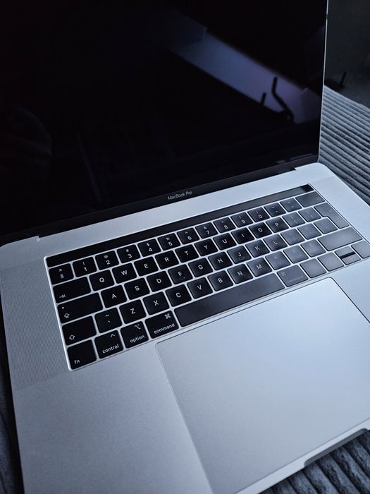MAC BOOK Apple Pro 15