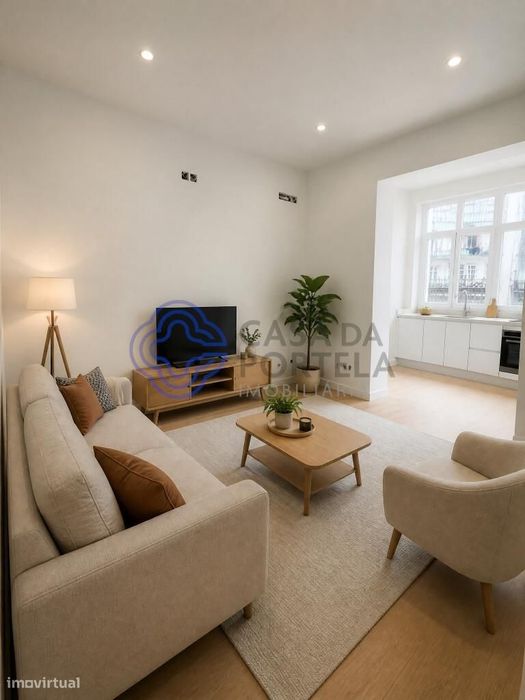 Apartamento T3 novo remodelado com logradouro de 15 m2 em prédio total
