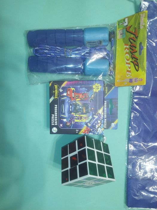 Лот Набір іграшок, подарунковий для хлопчика, скакалка, пазли