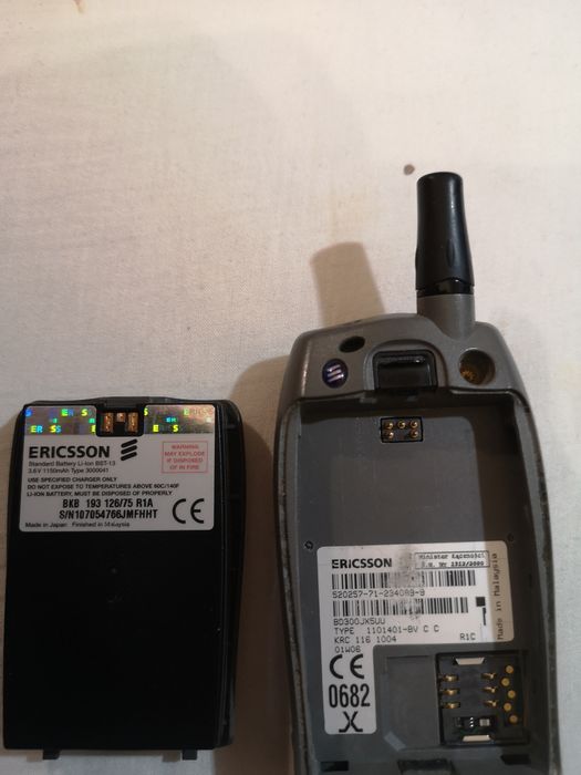 Telefon Ericsson T20s + ładowarka