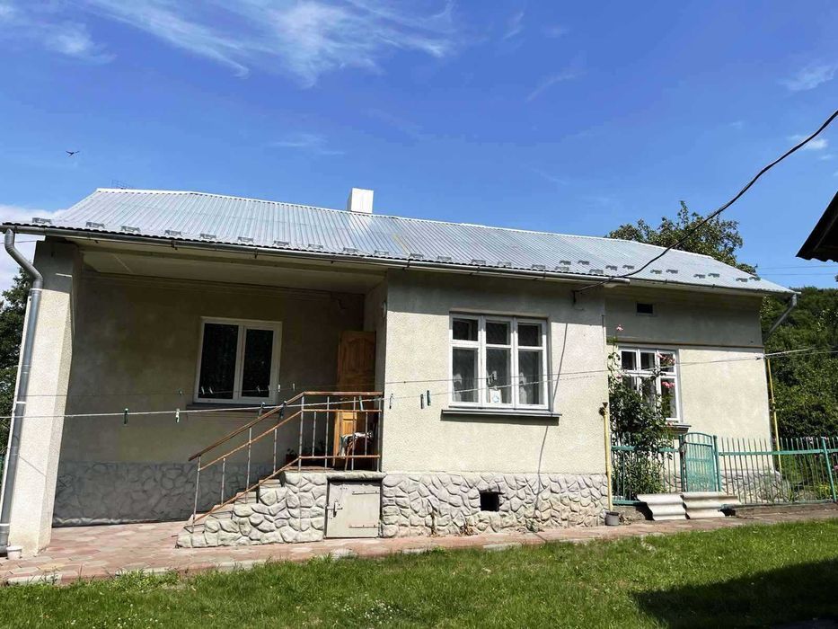 Продаж будинку + 1 гектар землі в с.Тростянець