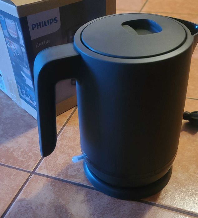 Електрочайник PHILIPS чорний 1,7 л знімний фільтр 2200 Вт захист