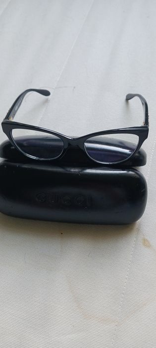 Óculos  Moschino sem uso sem riscos sempre guardados !
