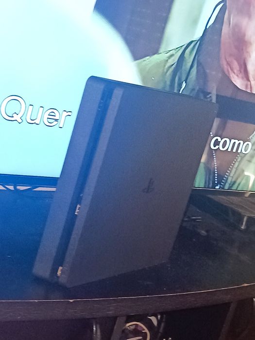 PS4 SLIM perfeito estado