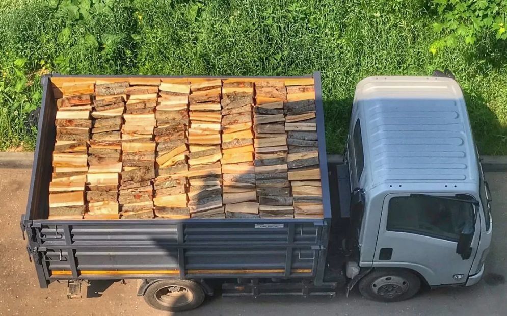 Dobre i tanie drewno opałowe - suche, prawdziwy metr ułożony