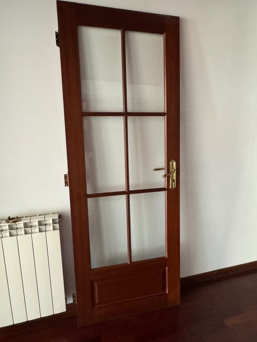 Vendo portas de madeira e vidro originais