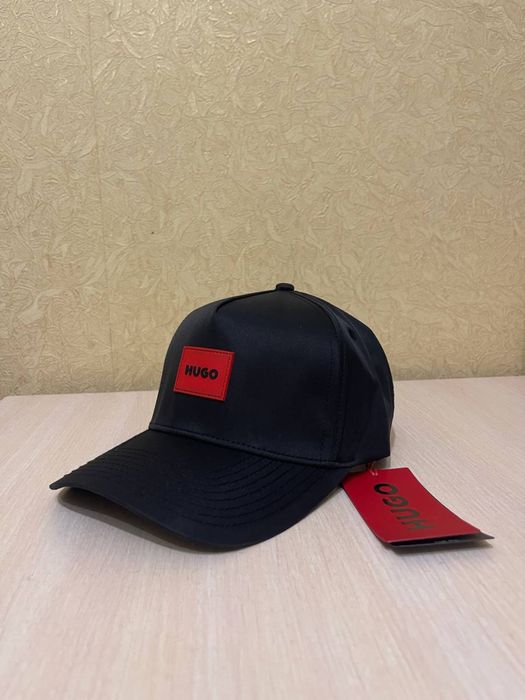 Чоловіча чорна кепка HUGO бейсболка