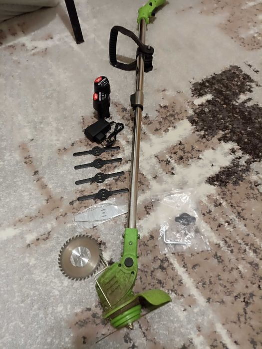 Продам електричний тример для сада