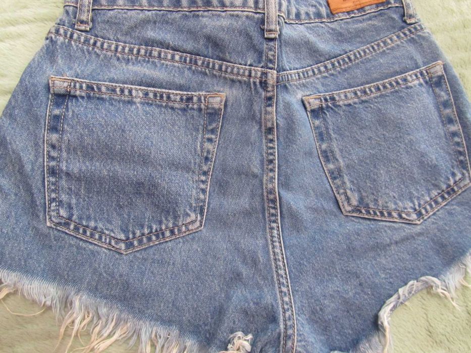 продам джинсові шорти жіночі