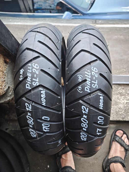 Мотошина на скутер 120 130 / 70 80 R12