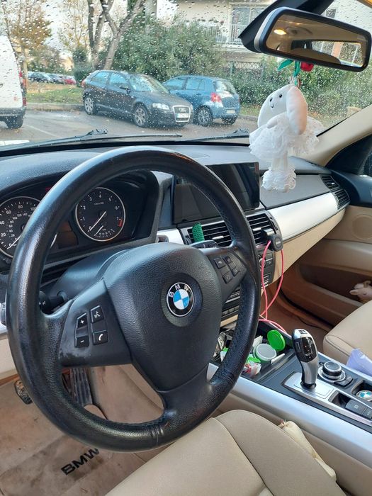 3500 євро . Х5 2011. У Франції